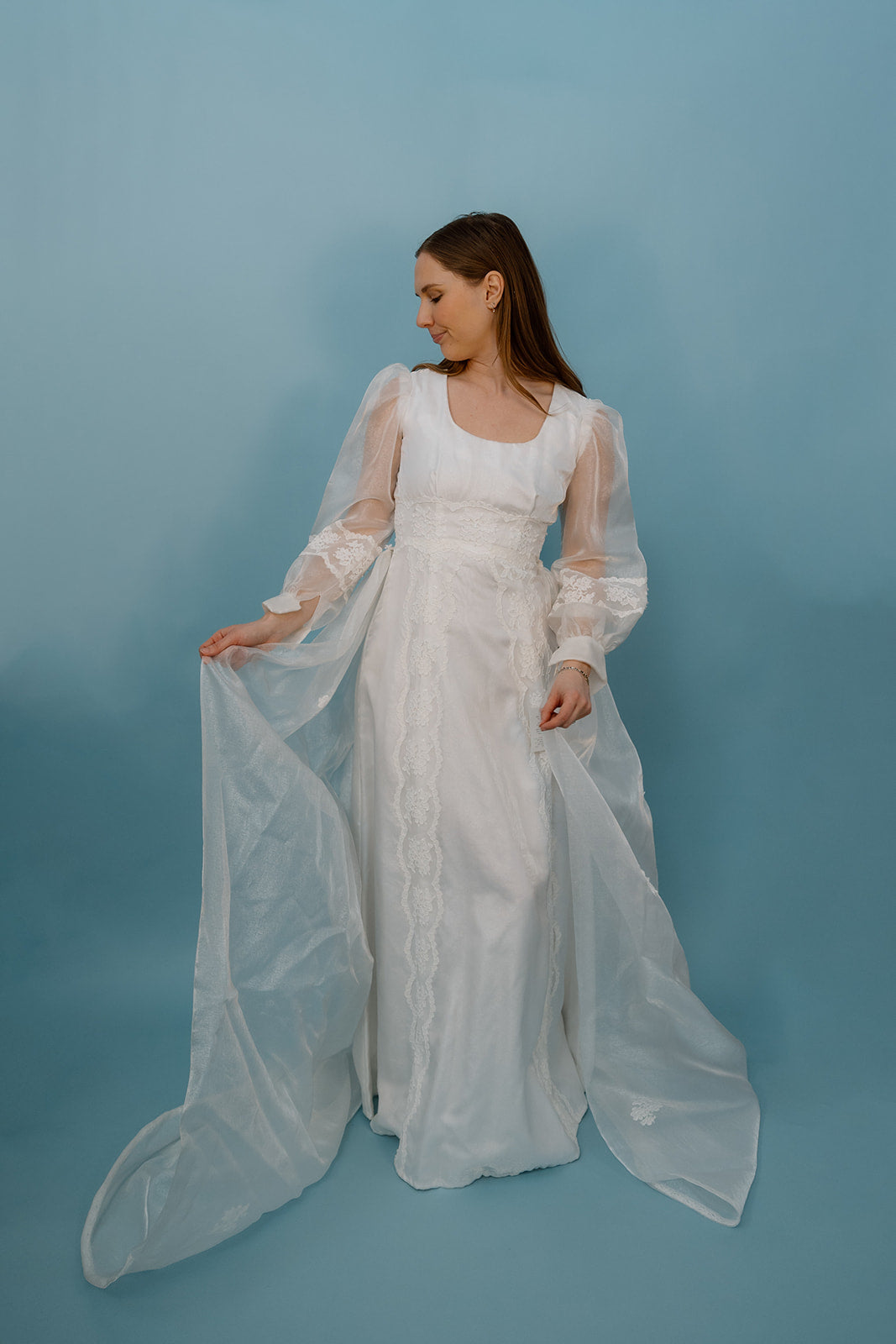 Lizzie: 1970s Iridescent Simple Dress with Detachable Train