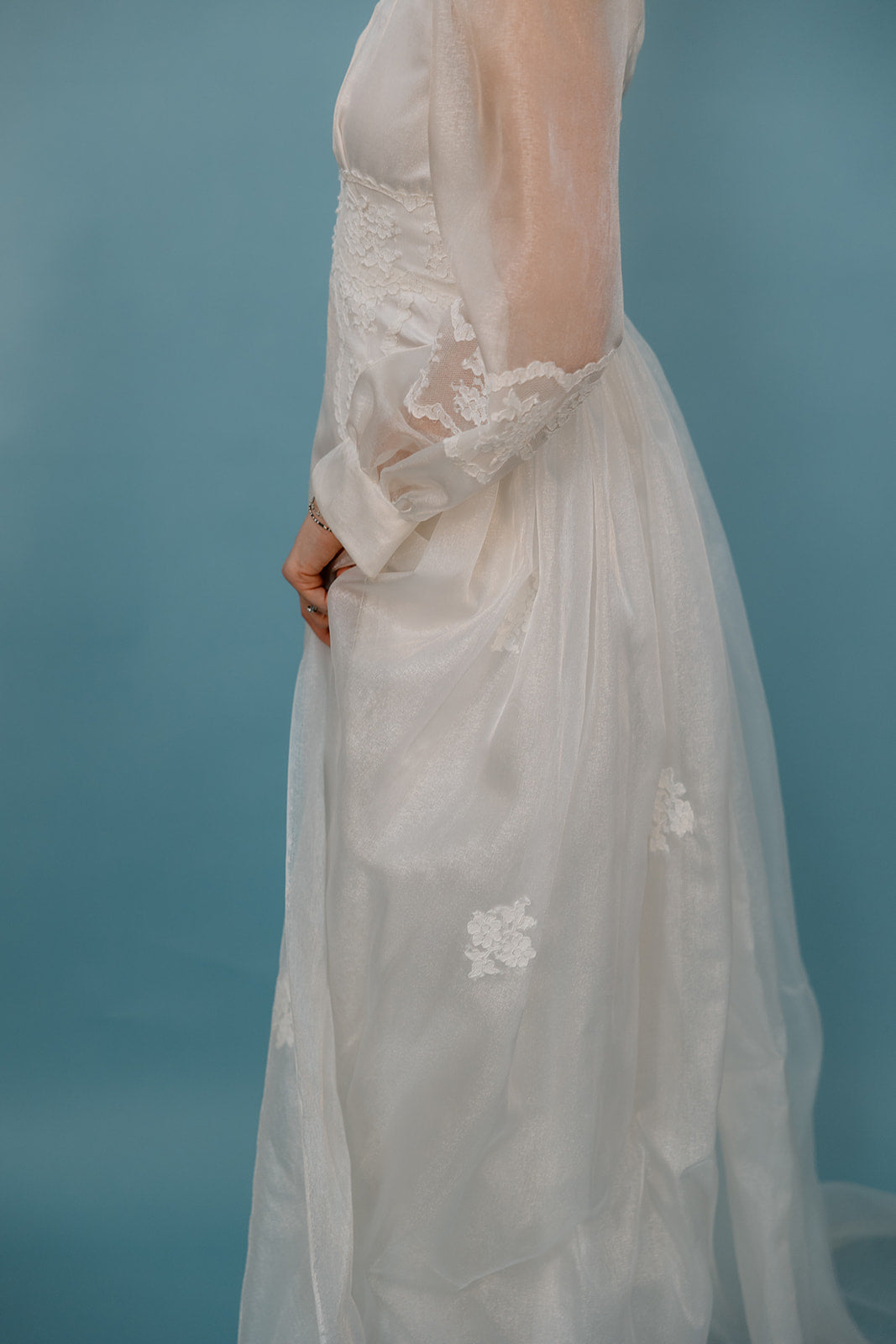 Lizzie: 1970s Iridescent Simple Dress with Detachable Train