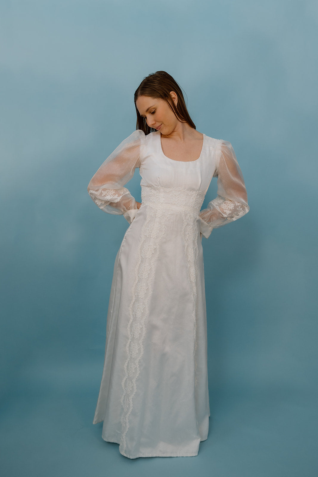 Lizzie: 1970s Iridescent Simple Dress with Detachable Train