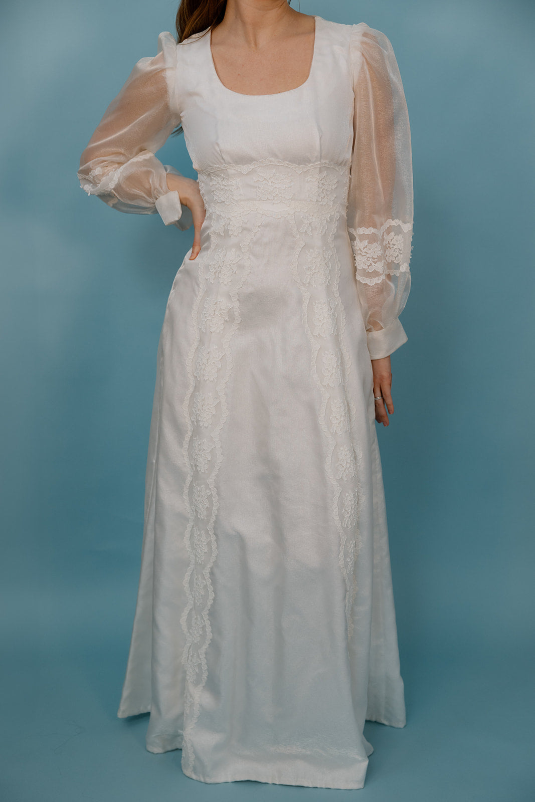 Lizzie: 1970s Iridescent Simple Dress with Detachable Train
