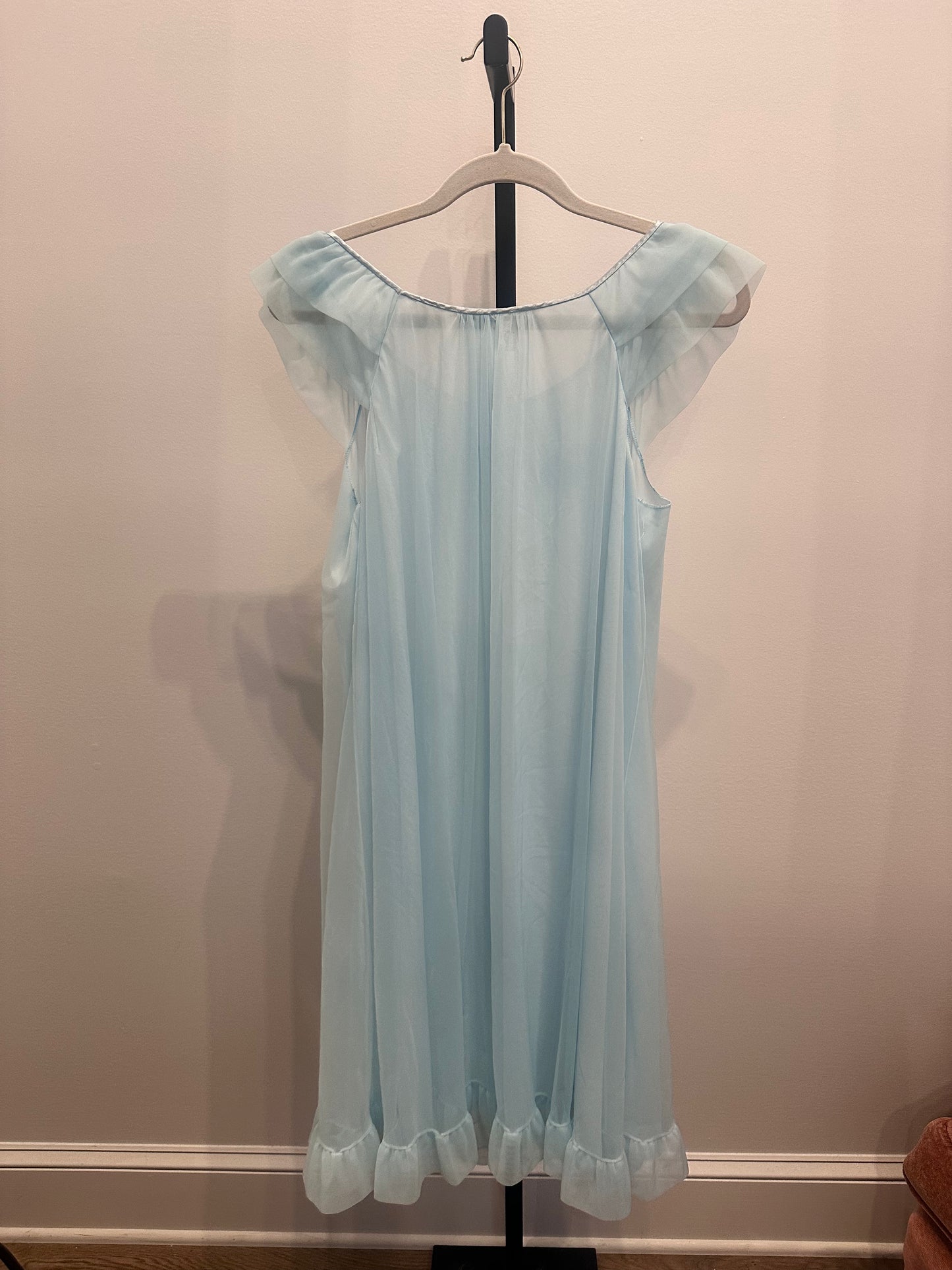 VTG Baby Blue Ruffle Night (M)