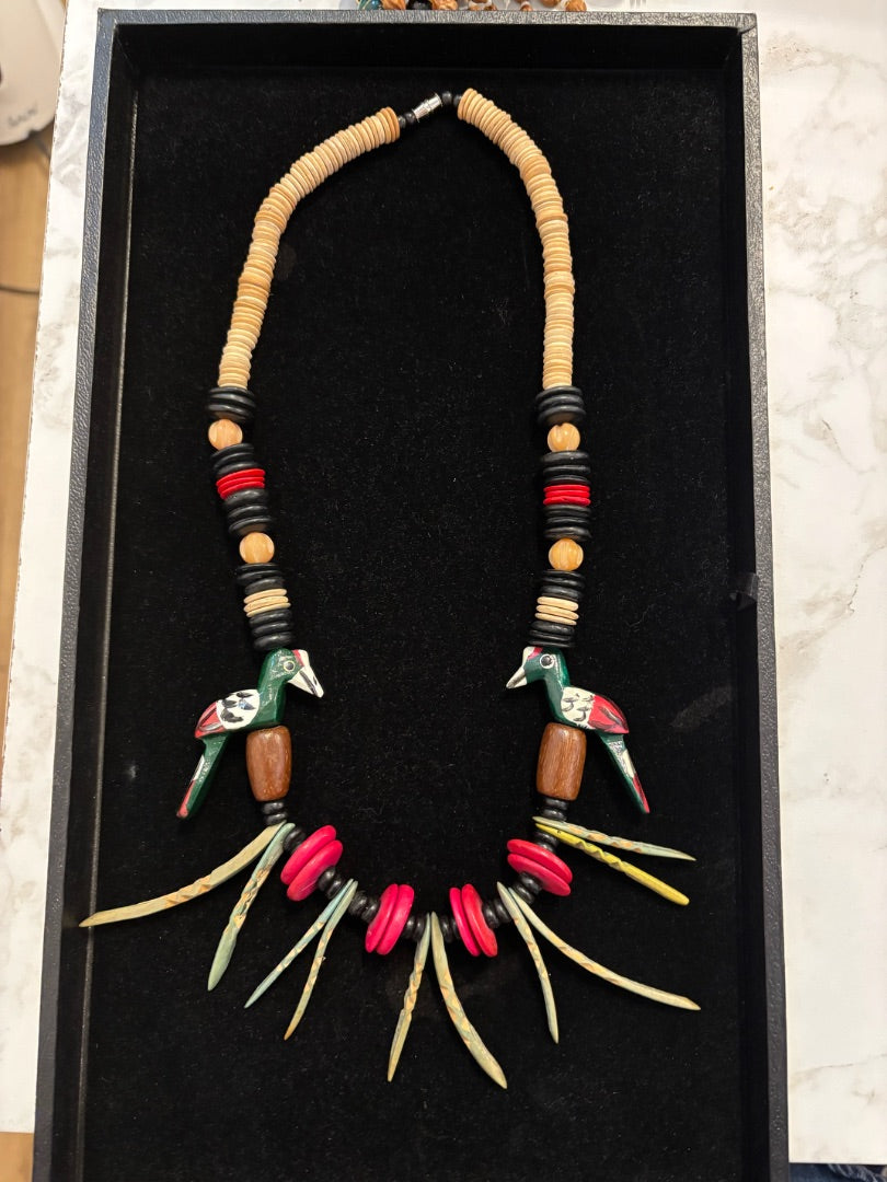 *VTG | Wooden Parrot Necklace (OSFM)