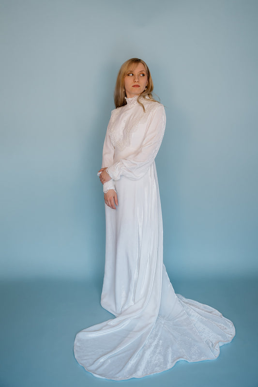 Morgan: 1970s velvet long sleeve gown