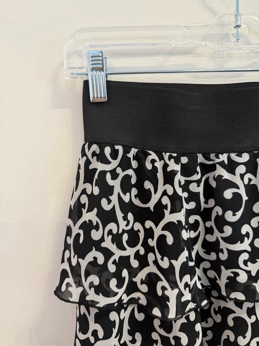 *White House Black Market | Skirt (M)