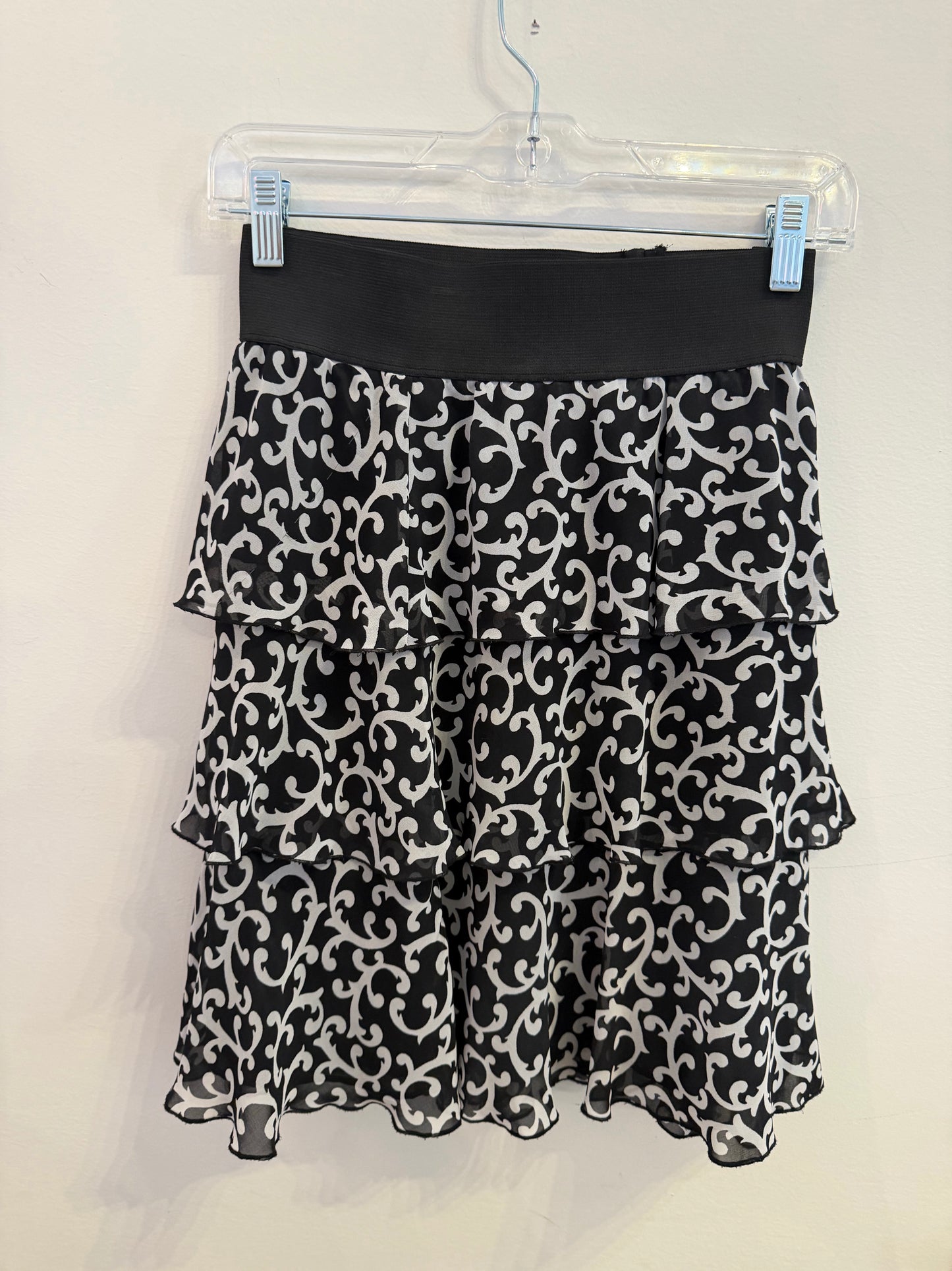 *White House Black Market | Skirt (M)