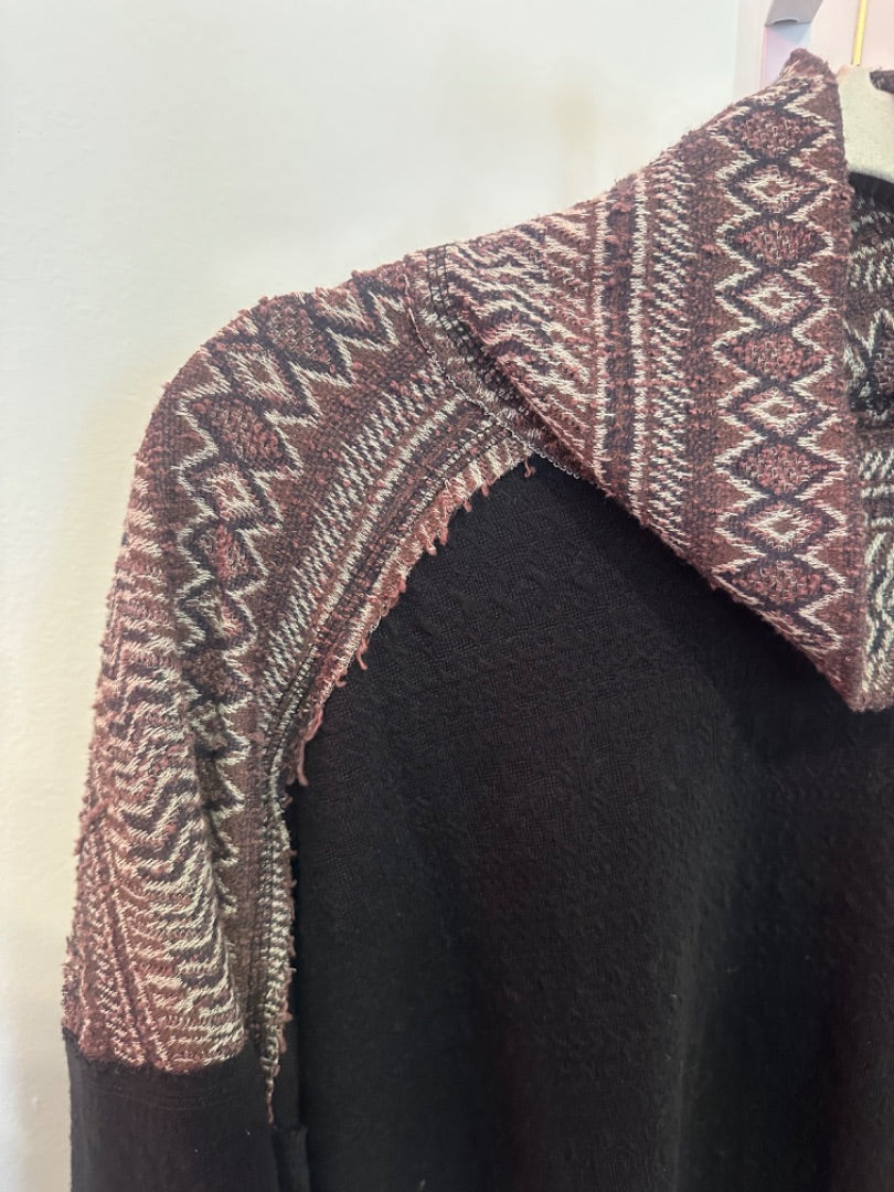 *We the Free | Sweater (M)