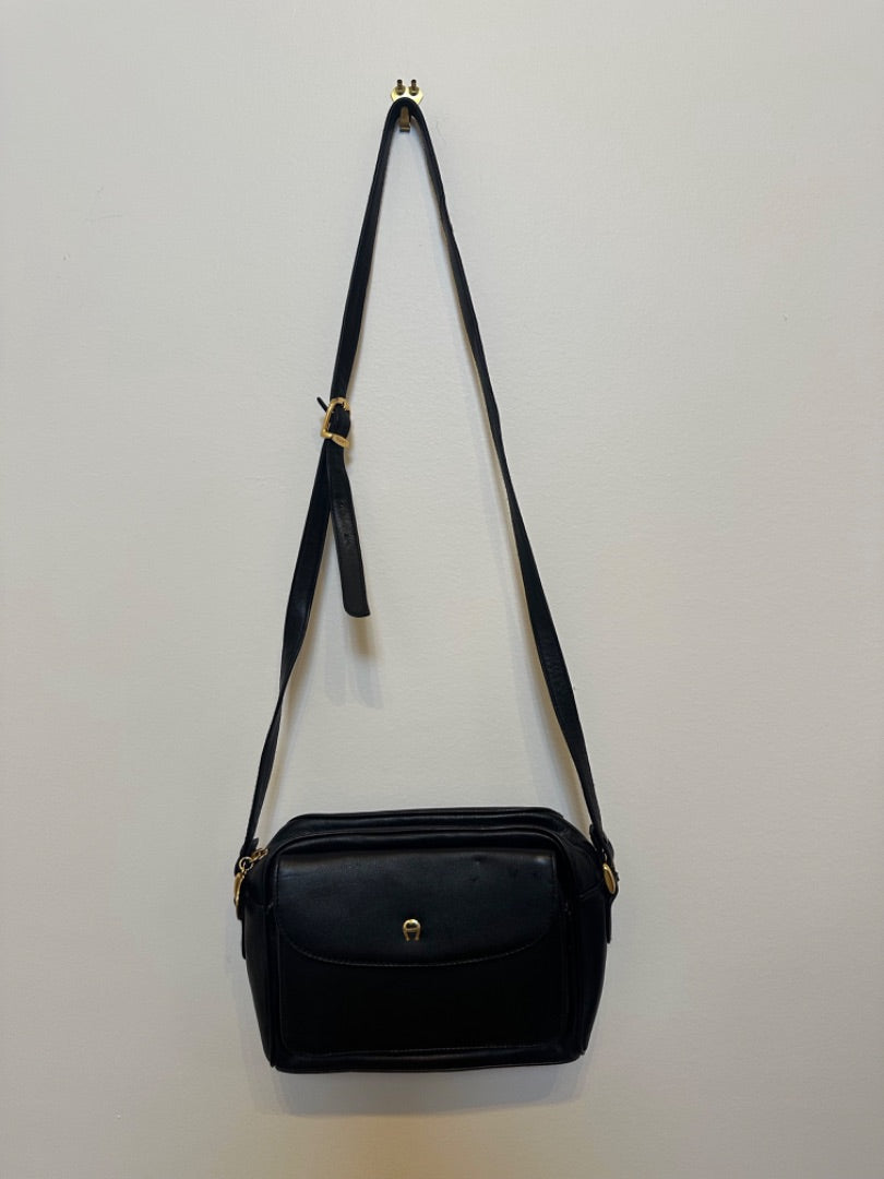 *Etienne Aigner | Leather Purse ()