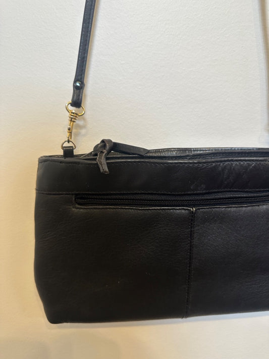 *No Label | Leather Purse ()