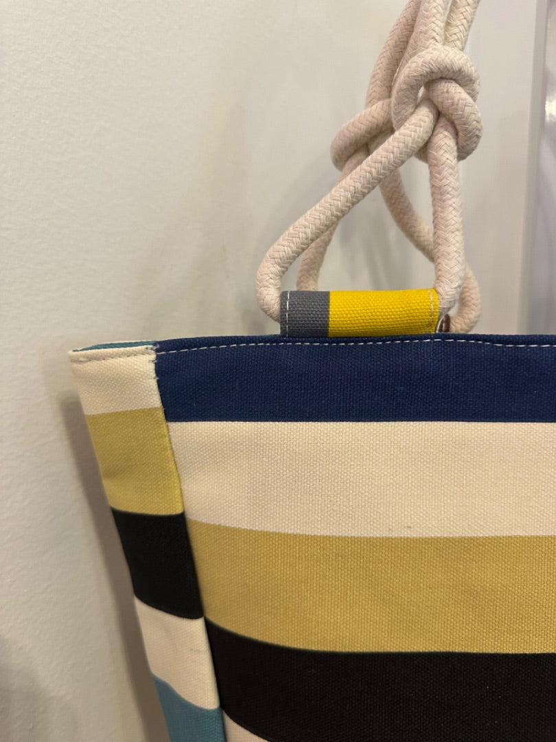 *Farmhouse is My Style  | Tote ()