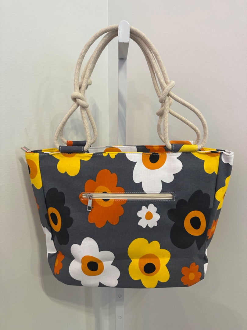 *Farmhouse is My Style  | Tote ()