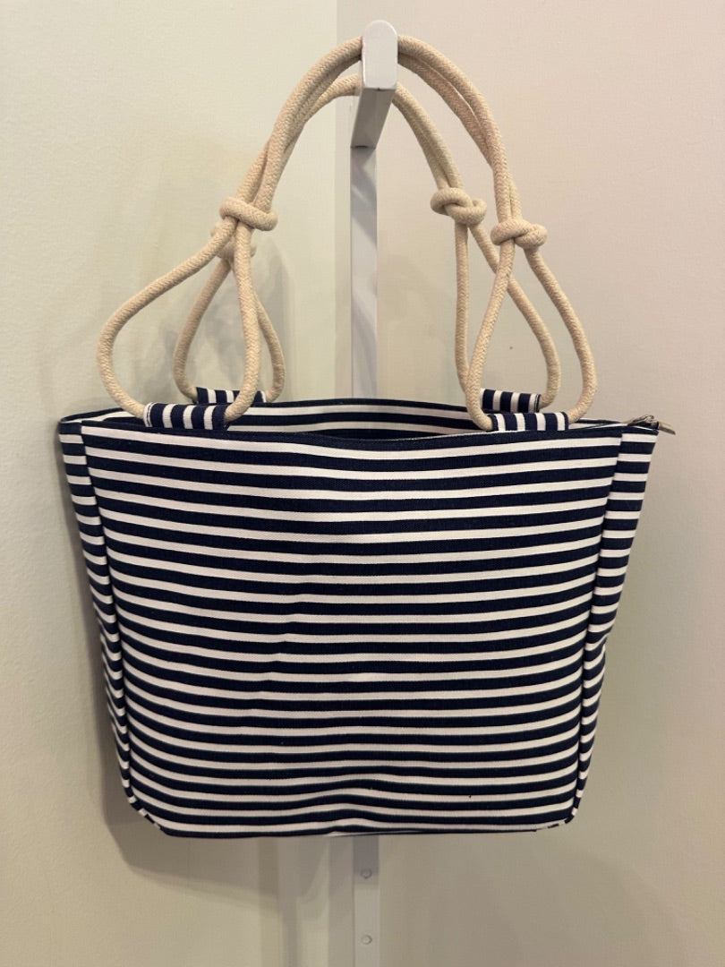 *Farmhouse is My Style  | Tote ()