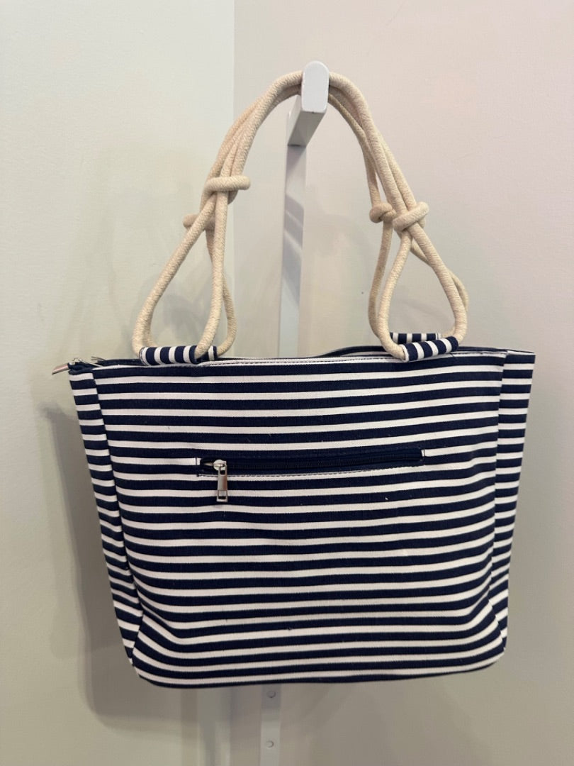 *Farmhouse is My Style  | Tote ()
