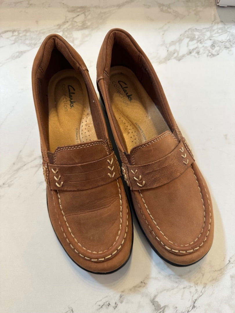 *Clarks | Moccasins (8.5)