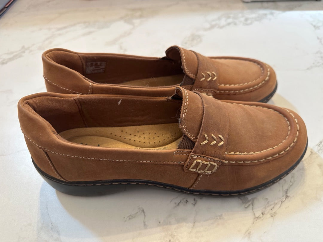 *Clarks | Moccasins (8.5)