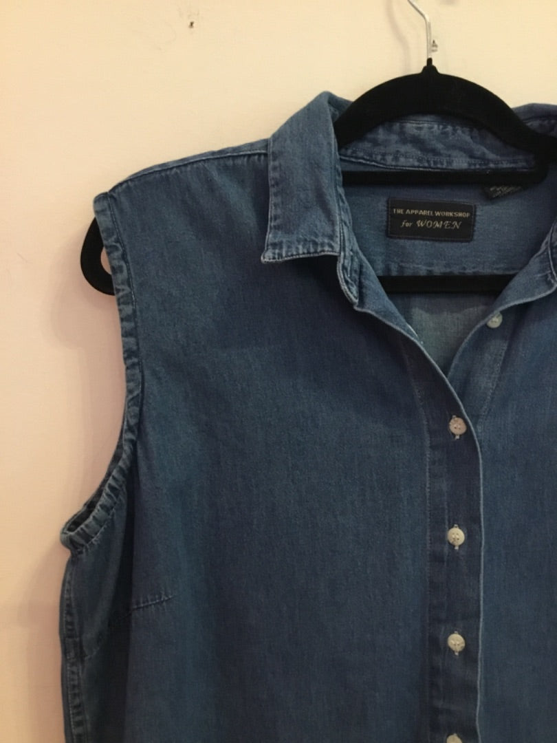 *The apparel workshop | Denim sleeveless button up (XL)