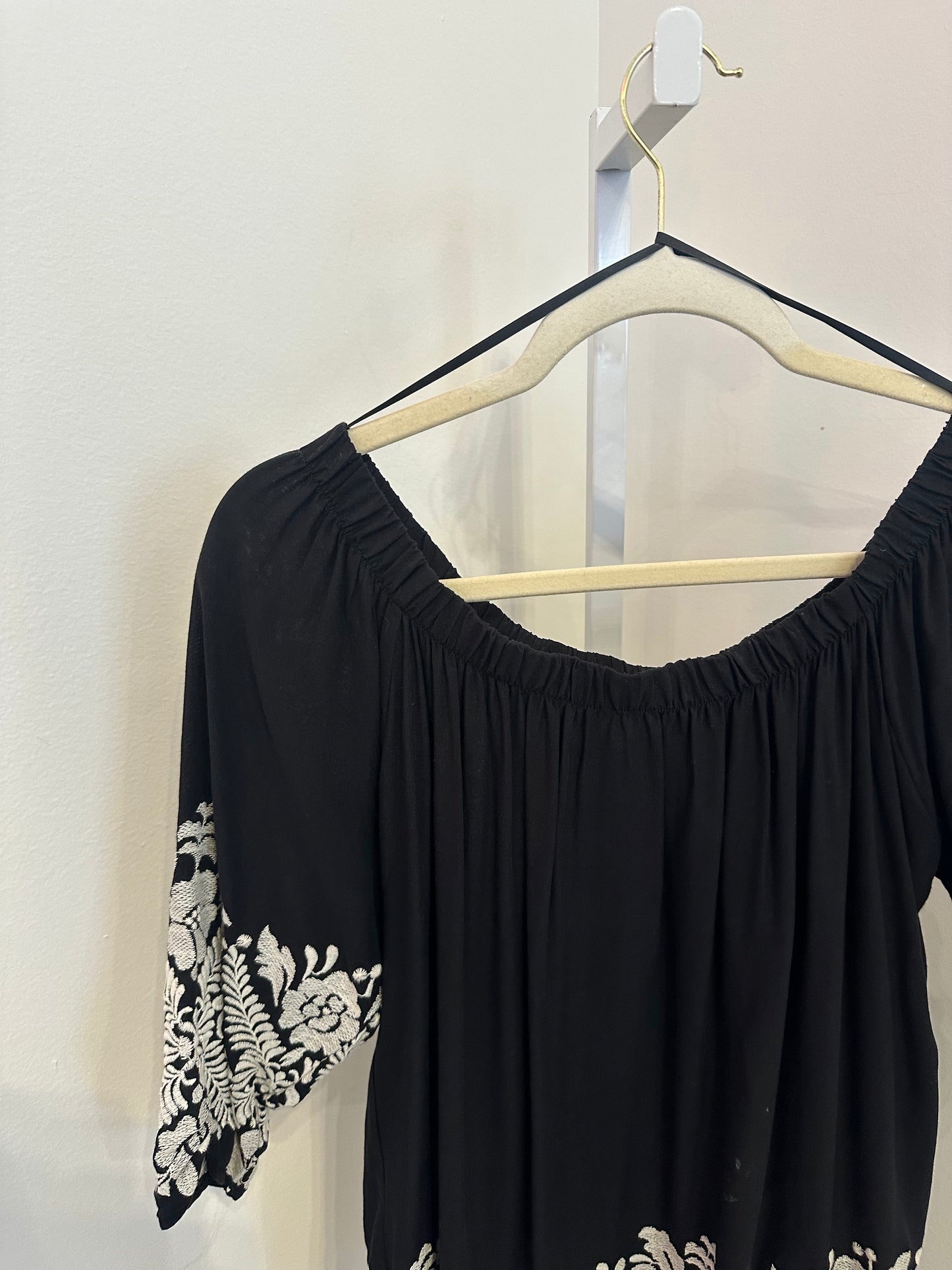 *Reneec | Flowy Top (M)