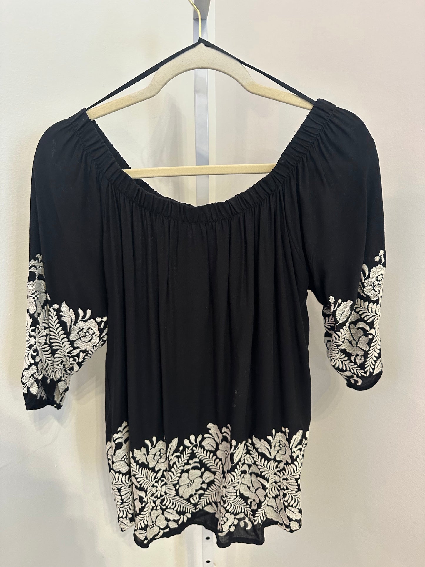 *Reneec | Flowy Top (M)