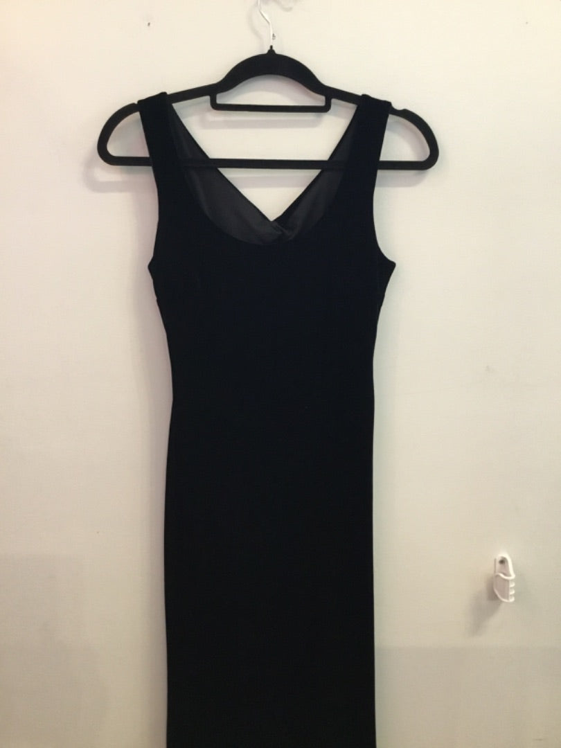 *NIKI | Velvet Maxi Dress (S)