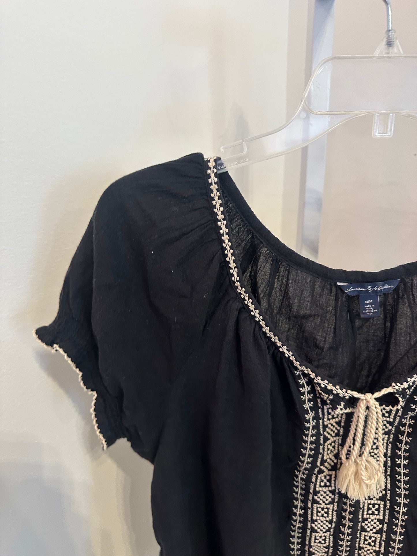 *American Eagle | Flowy Top (M)