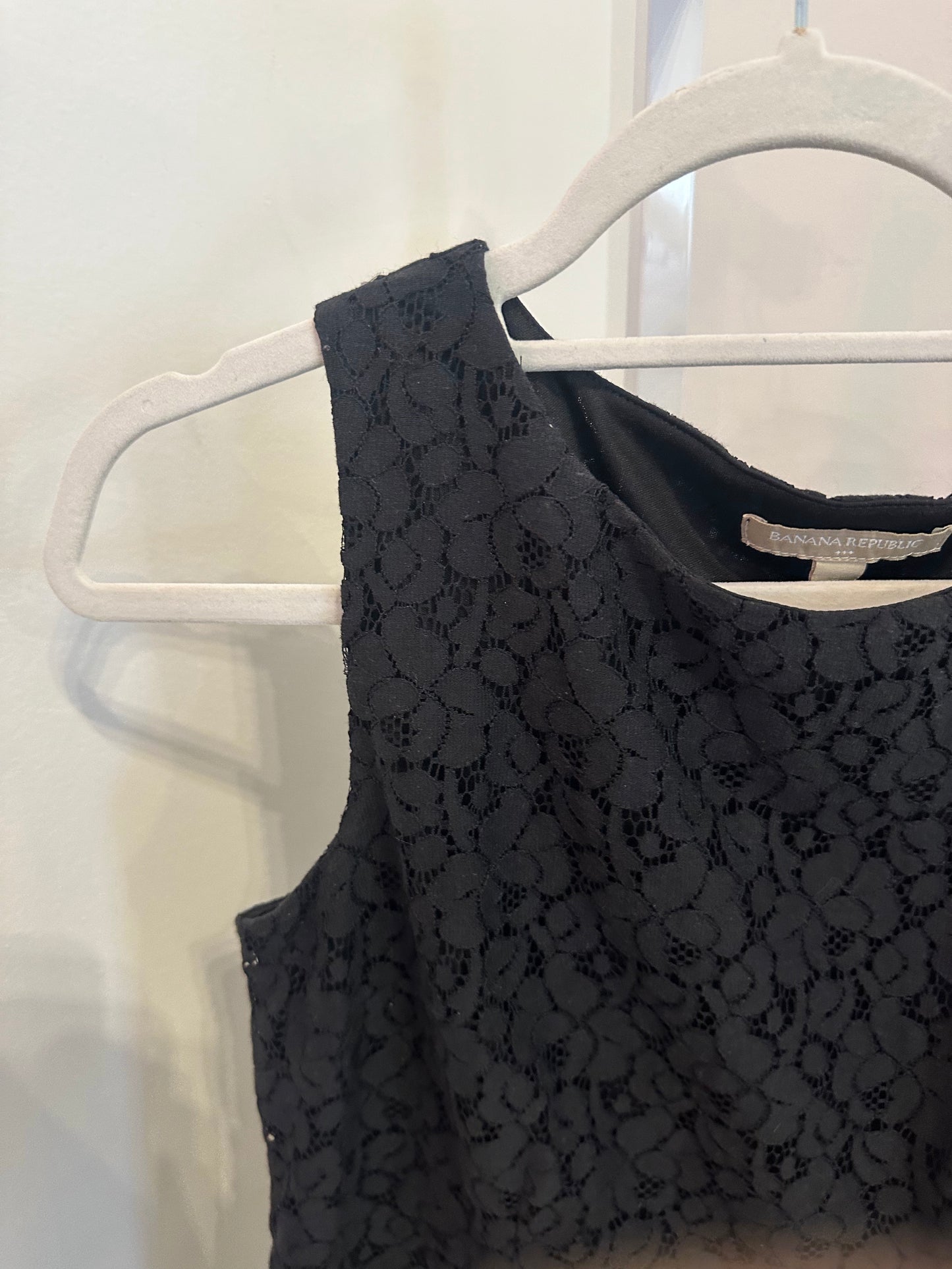 *Banana Republic | Lace Tank (S)