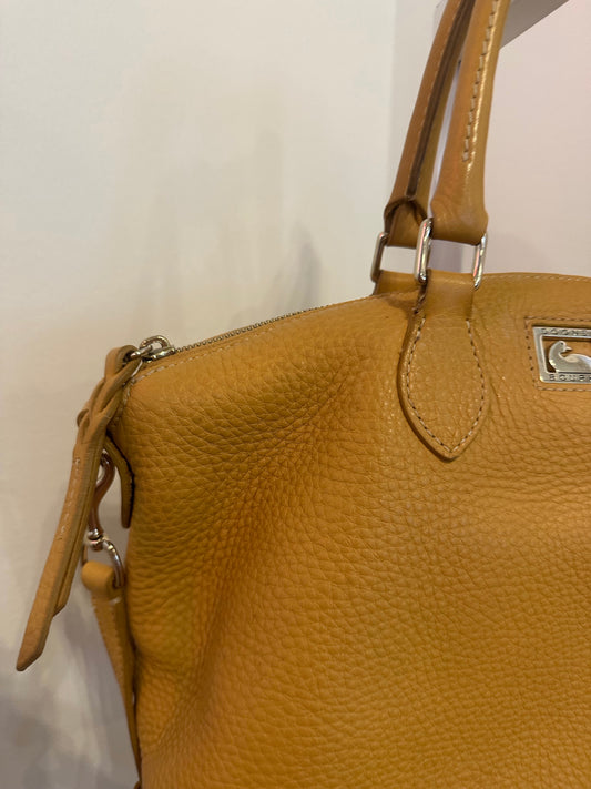 *Dooney & Bourke | Leather Purse ()