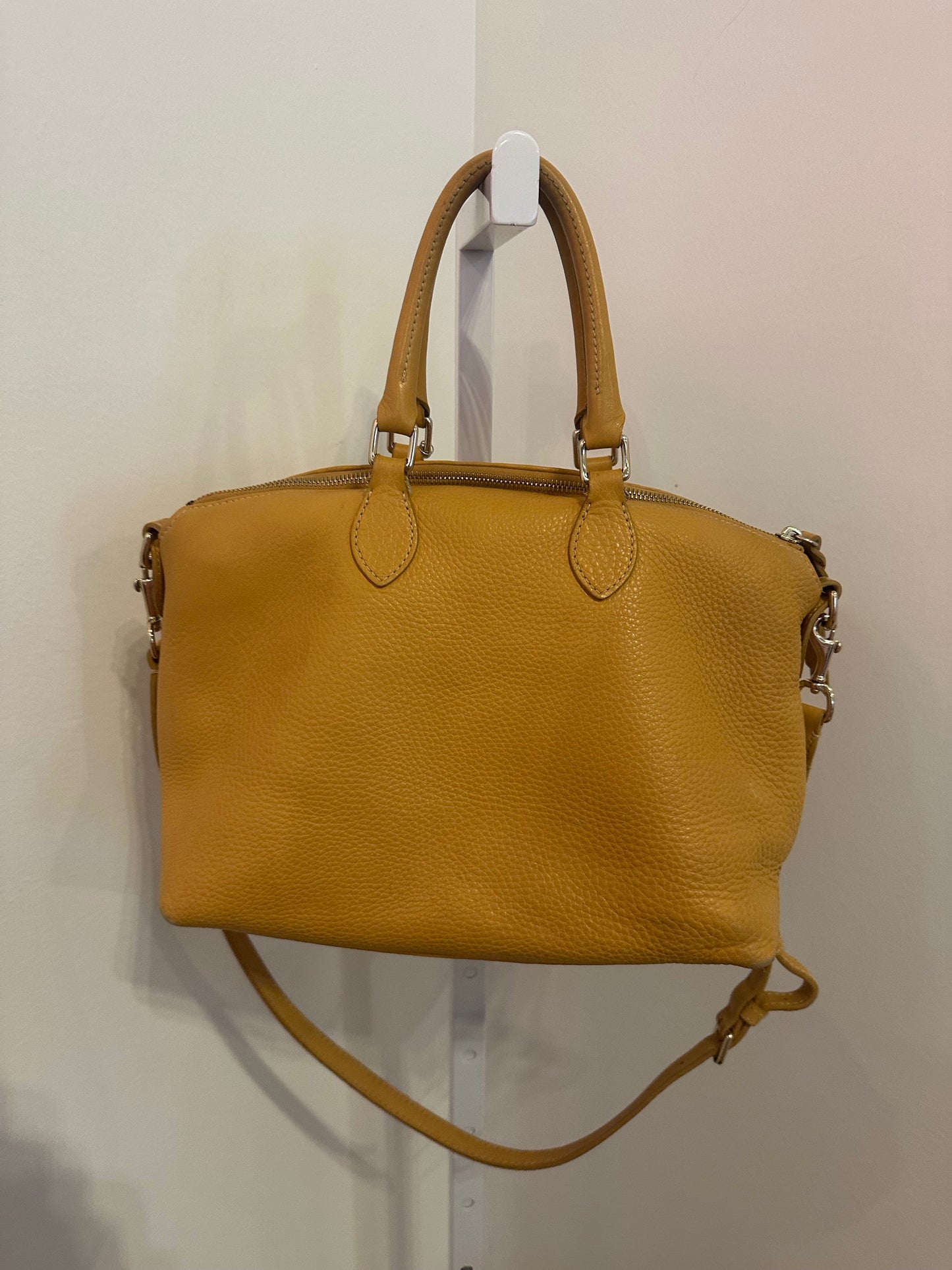 *Dooney & Bourke | Leather Purse ()