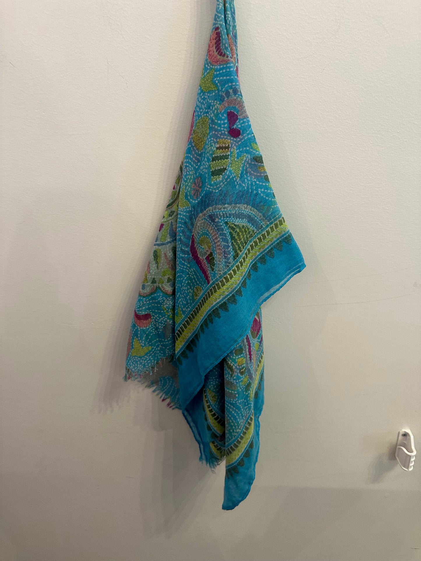*No Label | Flowy Scarf (OSFM)