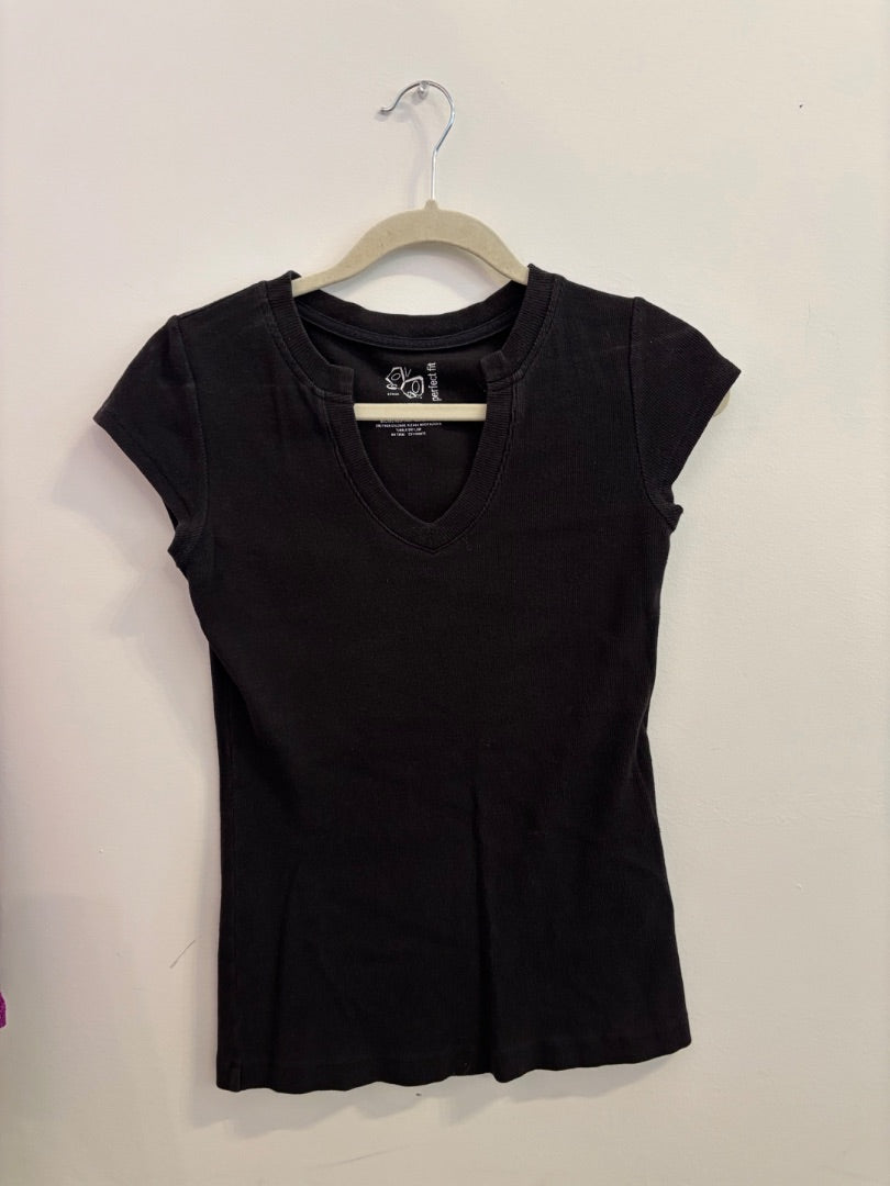 *Perfect Fit | V Neck Tee (S)