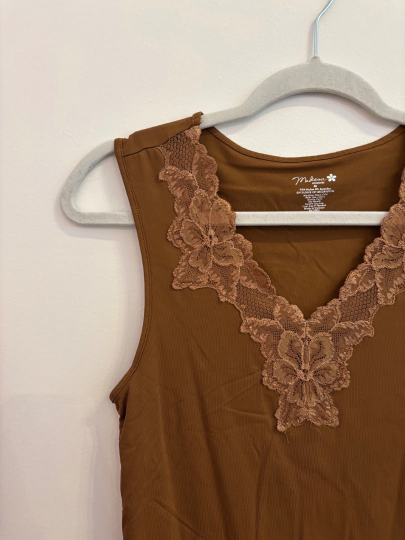 *Madison | Lace Tank (M)