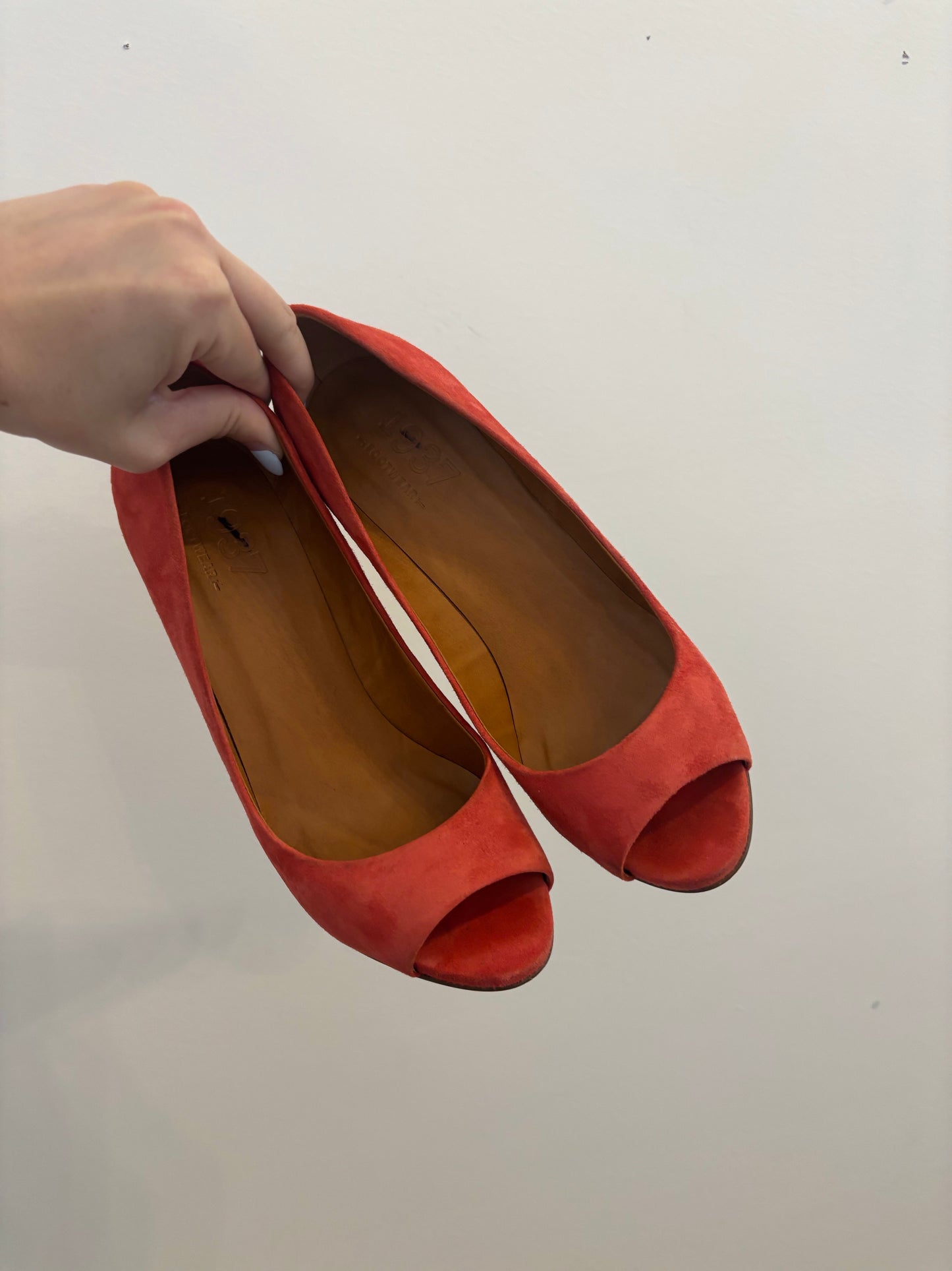 *1937 | Suede Heels (7.5)