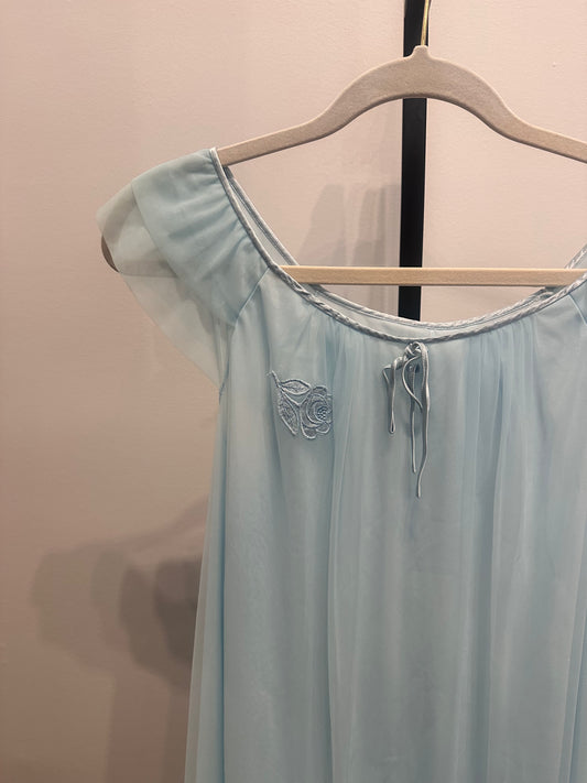 VTG Baby Blue Ruffle Night (M)
