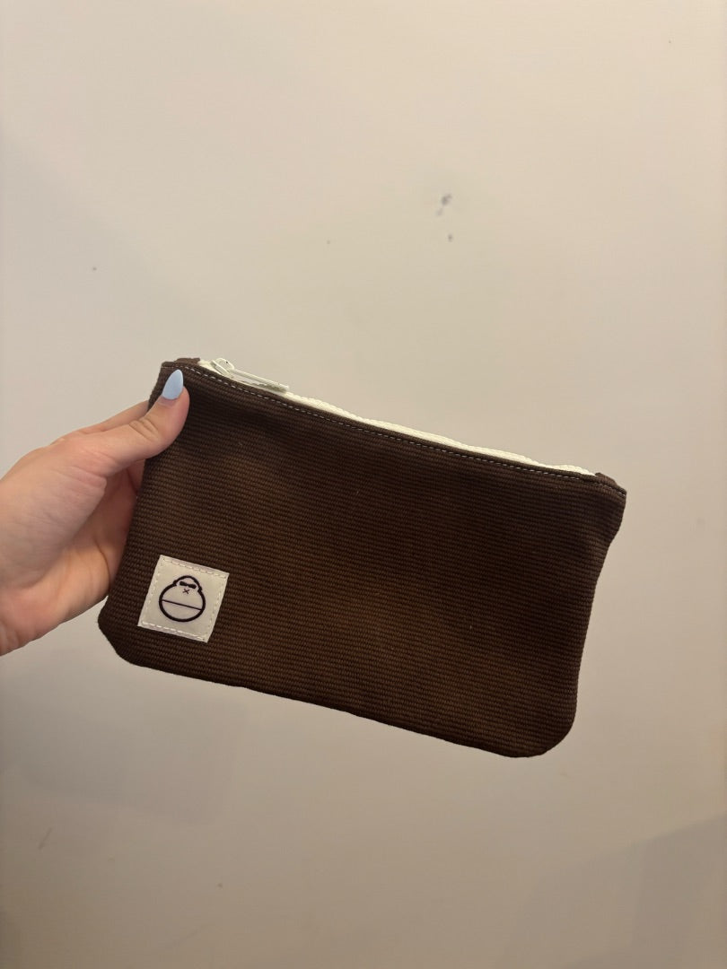 *Monkey | Brown Zip Pouch ()