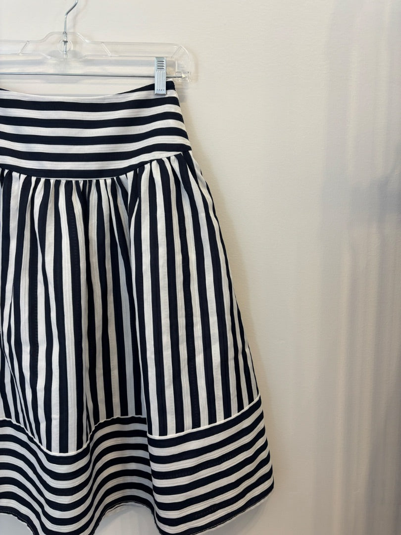 *Maeve | Skirt (XS)