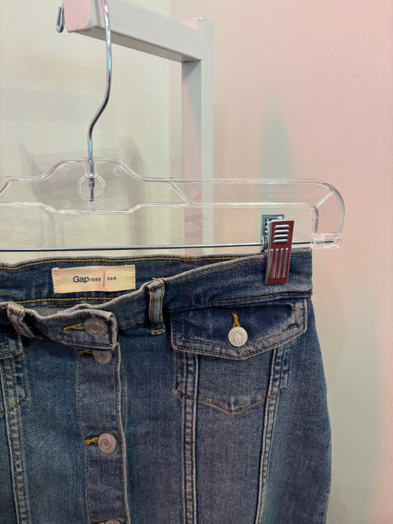 *GAP | Button Denim Skirt (25)