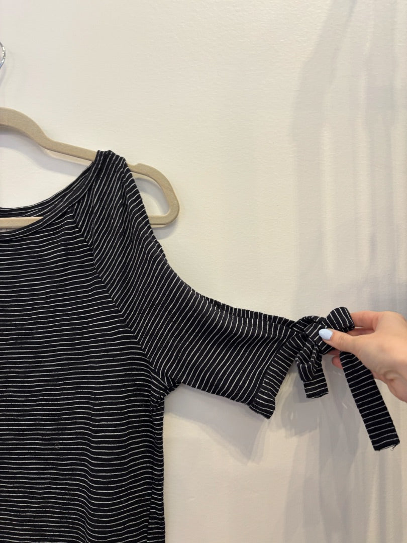 *Loft | Open Shoulder Blouse (S)