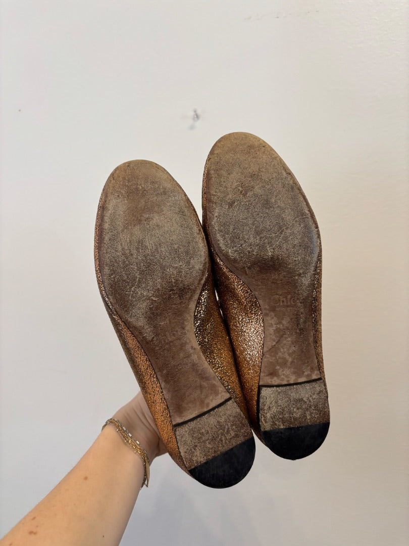 *Chloe | Leather Scallop Flats (38.5 (8))