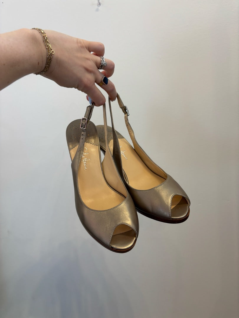 *Cole Haan | Leather Heels (8.5)