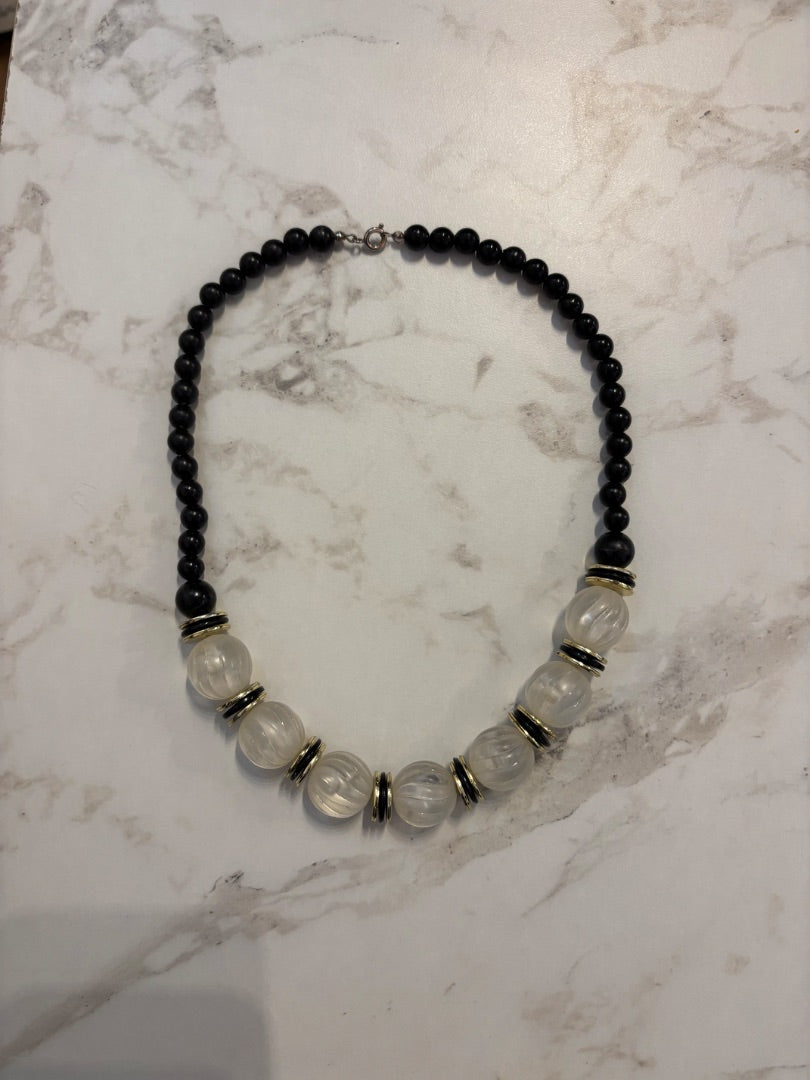*VTG | Black & Clear Beads (Short)