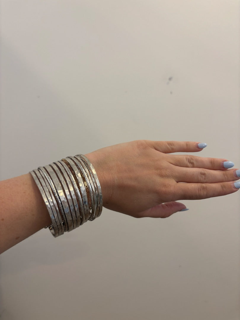 *VTG | Bangle Cuff ()